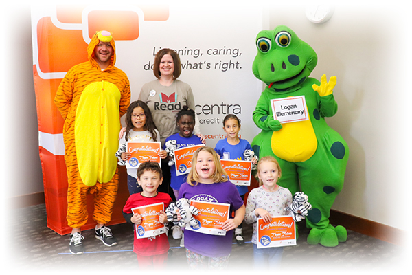 Tiger Tales recipients pose for a class photo